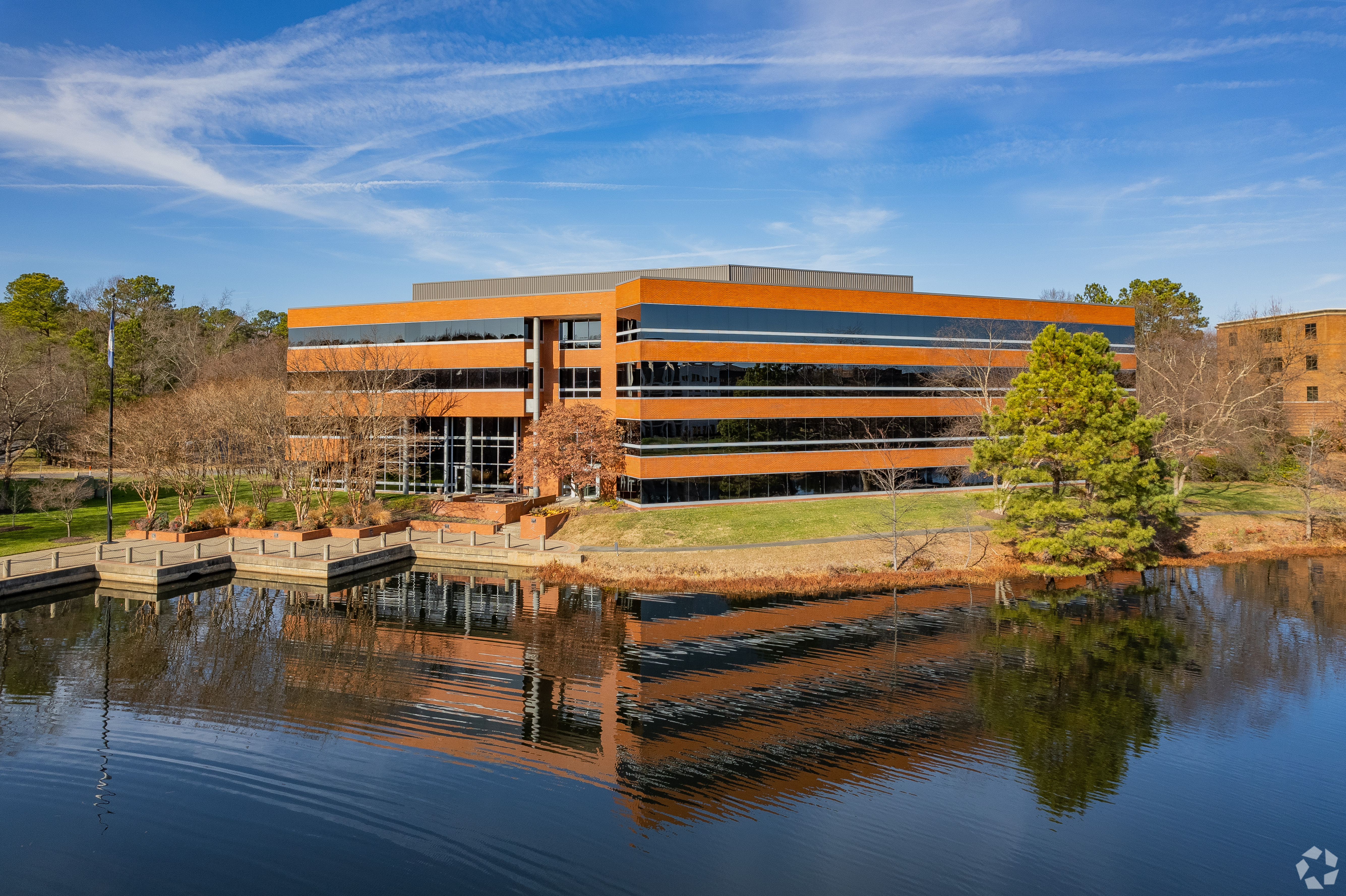 Waterfront Plaza 4421.jpg